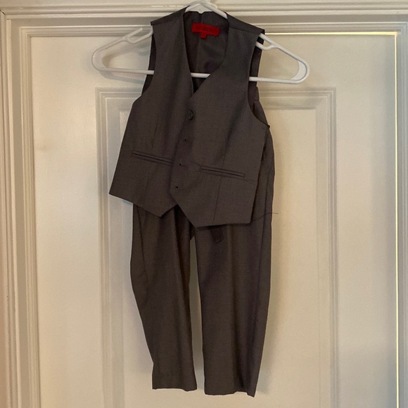 Boys vest with pants - Picture 1 of 3